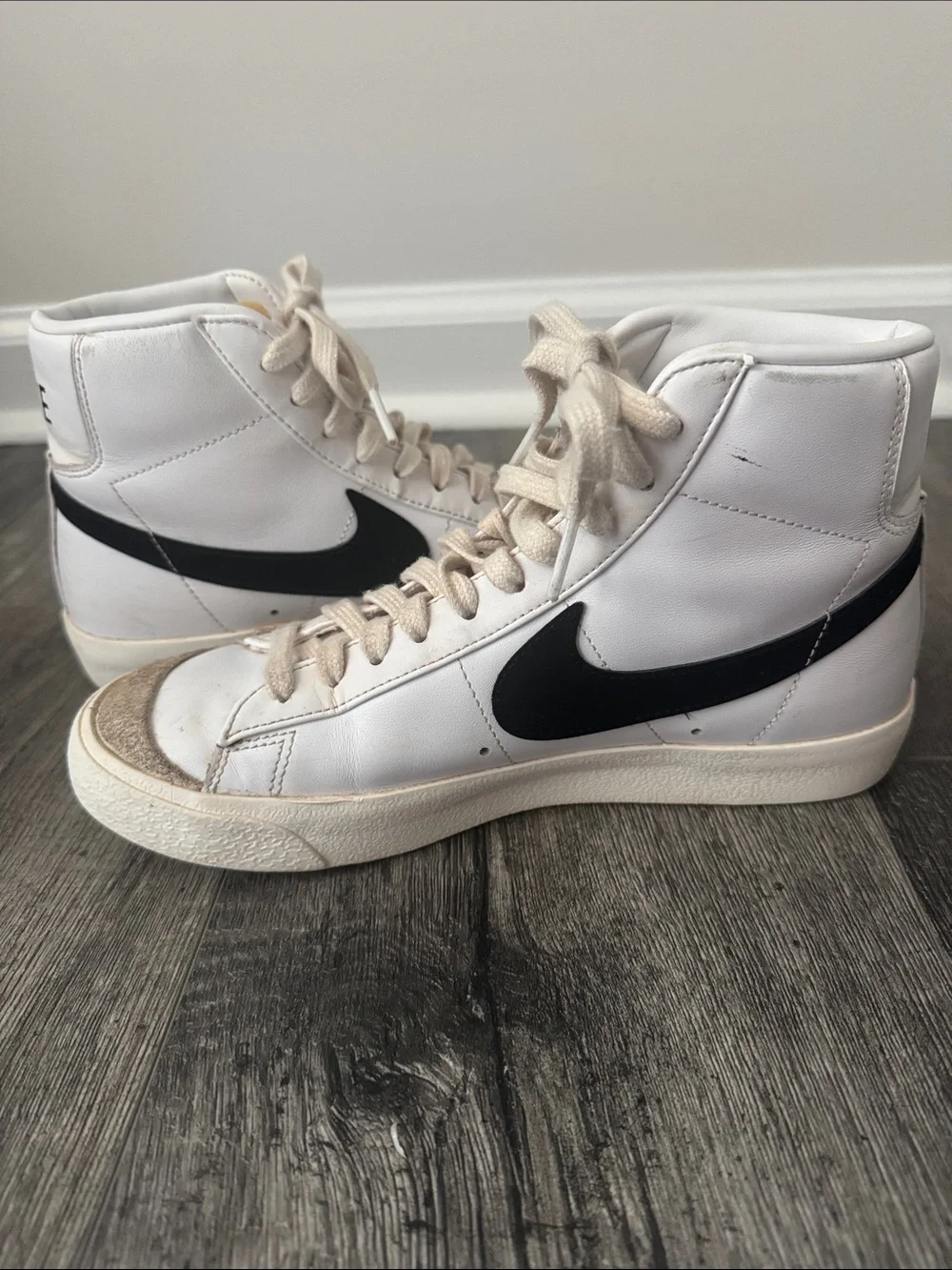 Nike Blazer Mid 77 Women’s Size 7.5